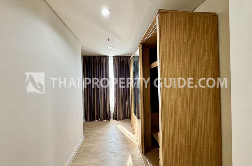 Condominium in Sathorn : The Royal Saladaeng 